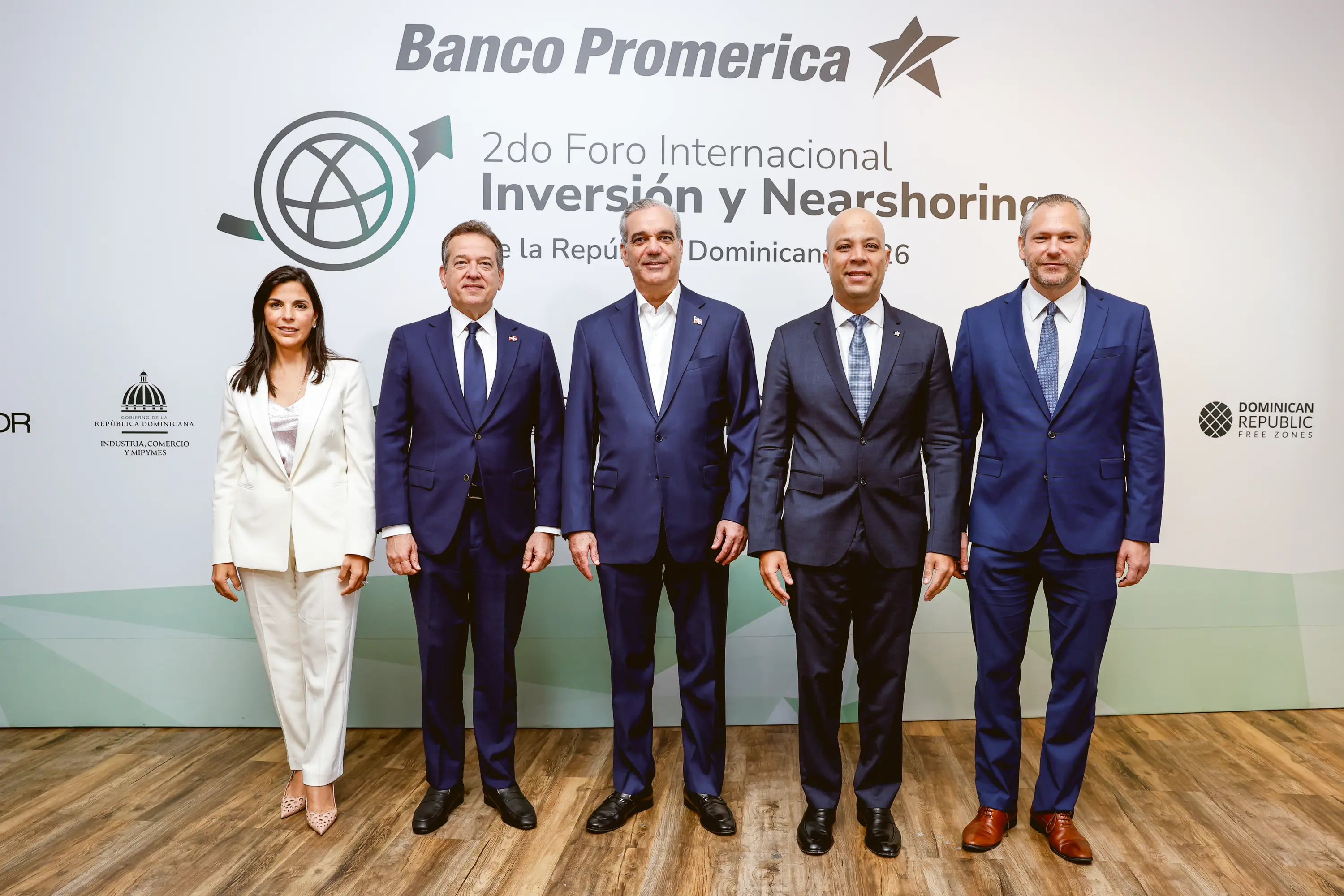 01-francesca-rainieri-victor-bisonón-luis-abinader-carlos-julio-camilo-johannes-kelner?format=webp