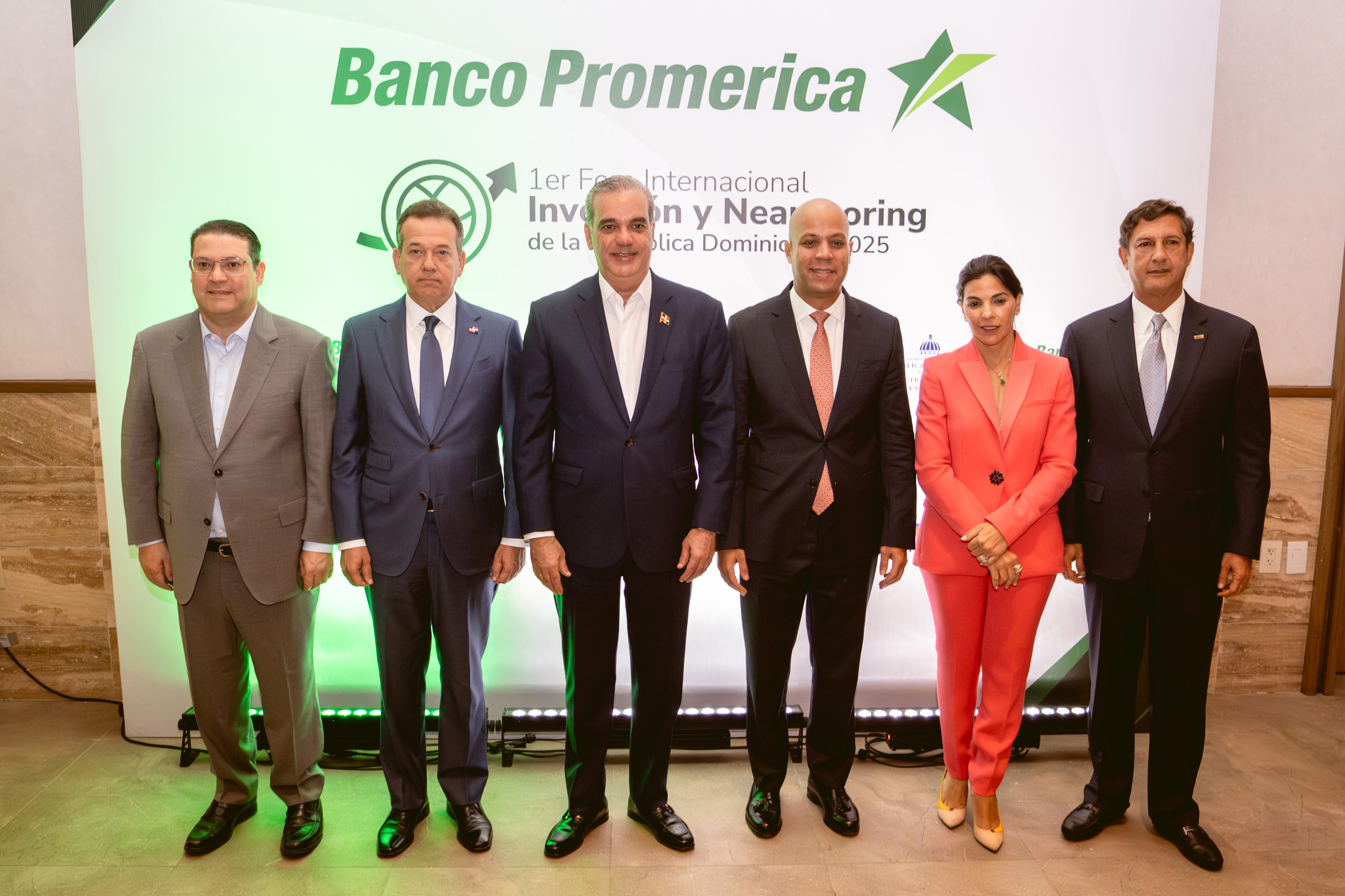 eduardo-sanz-lovatón-victor-bisonó-presidente-luis-abinader-carlos-julio-camilo-francesca-rainieri-manuel-estrella